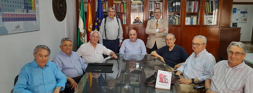 Vicente Flores clausura los Encuentros entre eméritos de este curso con su presentación “Estrategia en la industria química”